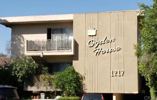 1217 S Ogden Dr 5