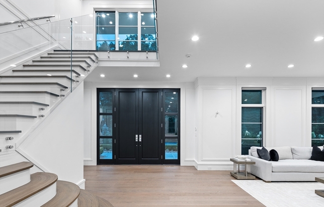 138 WOODLAND RD