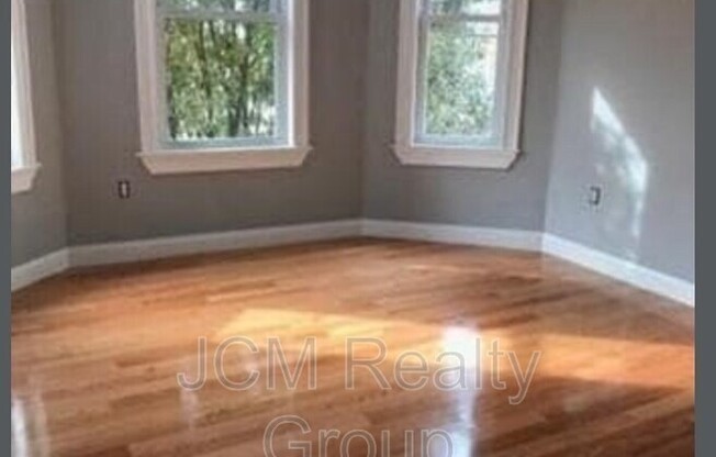 13 HENDRY ST