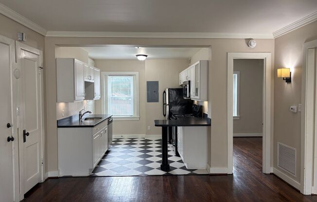 Carberry Apartments (3910 Cass St.)