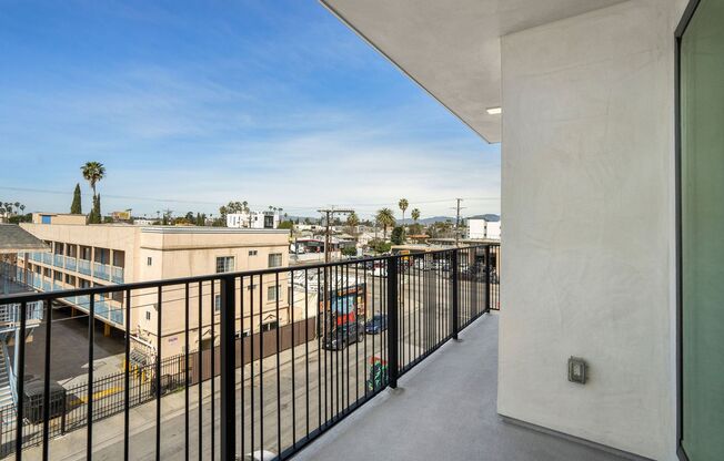 2 beds, 2 baths, $2,880, Unit Two Bedroom