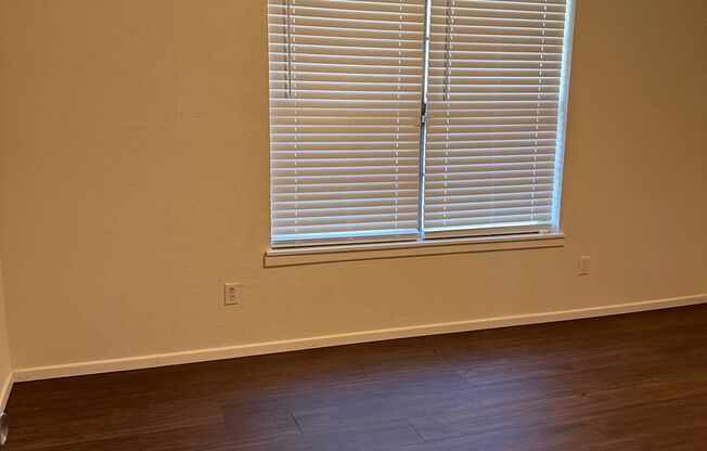 1 bed, 1 bath, $500