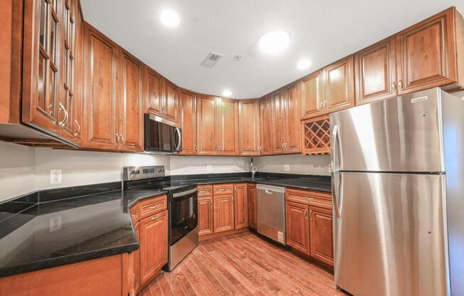 3 + 2 CLEAN AND FRESH CONDO in SECURE BLDG