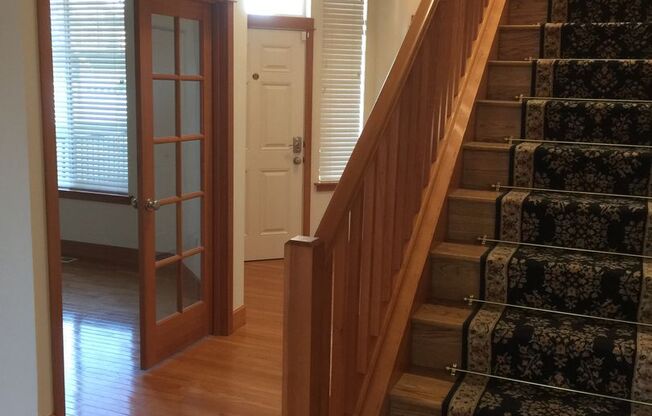 Beautifully Updated 4-Bedroom Home in Desirable Lynnwood Neighborhood