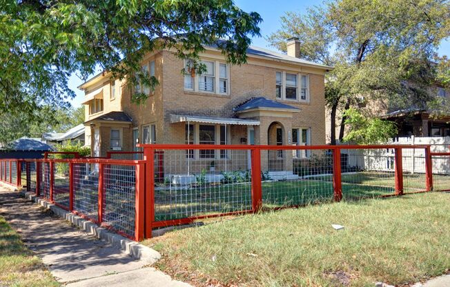 Near Southside Downstairs Duplex