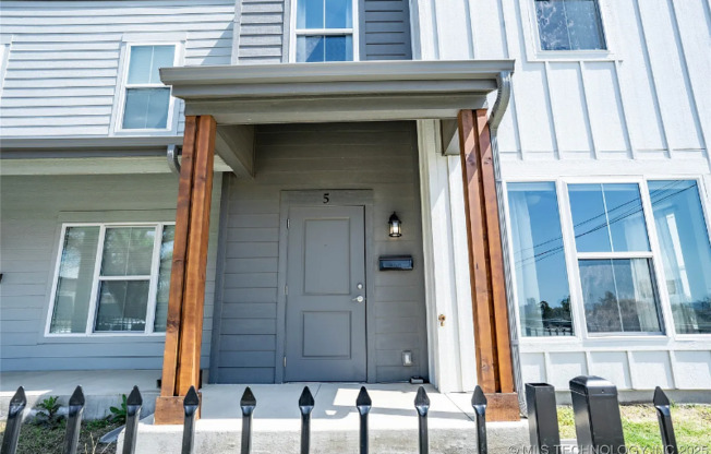 53 N GILLETTE AVE