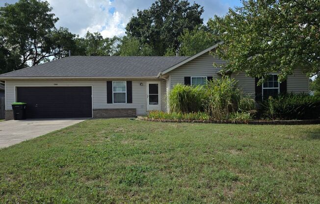 Great 3 bed 2 bath with a 2 car garage