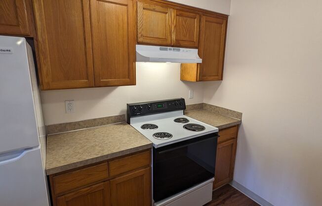 2 beds, 1 bath, 750 sqft, $1,425, Unit 26