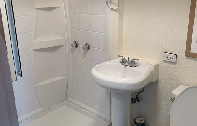 Studio, 1 bath, $1,300