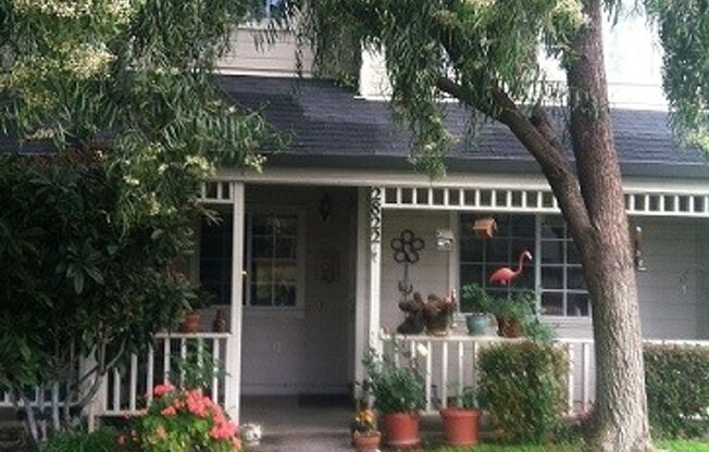 Desirable 3 Bedroom Townhouse on the Southside of Livermore