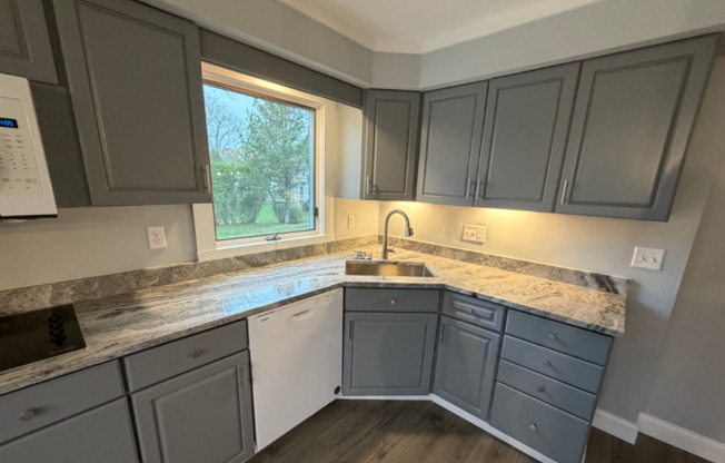 148 Russells Mills Rd Dartmouth, MA 3 Bedrooms, 2 Bathrooms