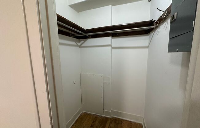 1 bed, 1 bath, $1,095, Unit 62