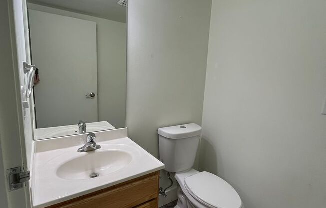 2 beds, 1.5 baths, 950 sqft, $1,395, Unit 300E