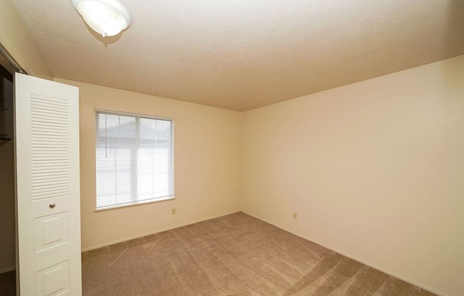 Bedroom With Window at Irish Hills Apartments, Indiana, 46614