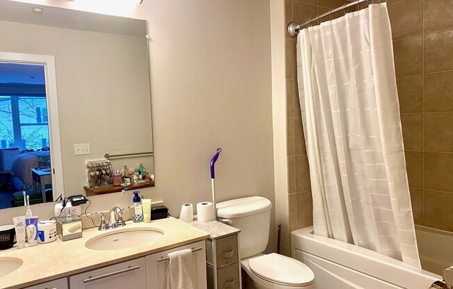 2 beds, 2 baths, 904 sqft, $3,195, Unit 202