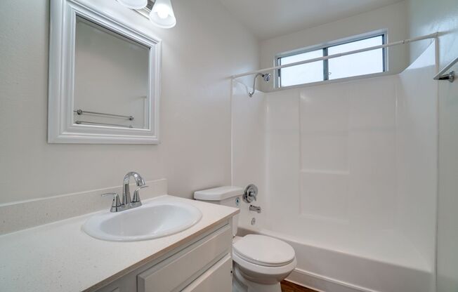 1 bed, 1 bath, $2,300, Unit 7