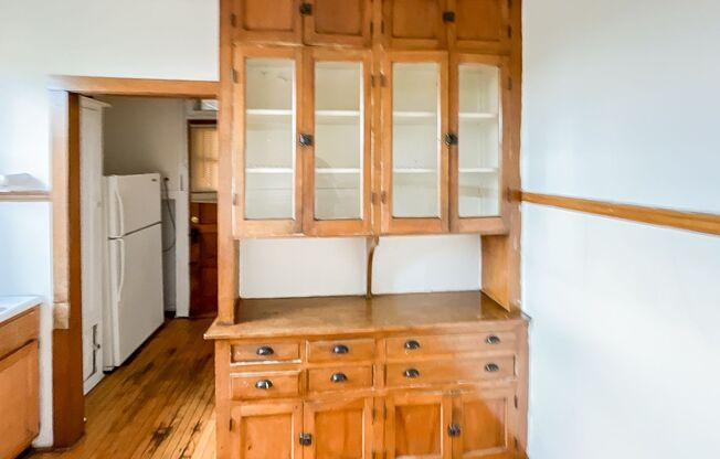 2 beds, 1 bath, 845 sqft, $1,735, Unit 3925-3E
