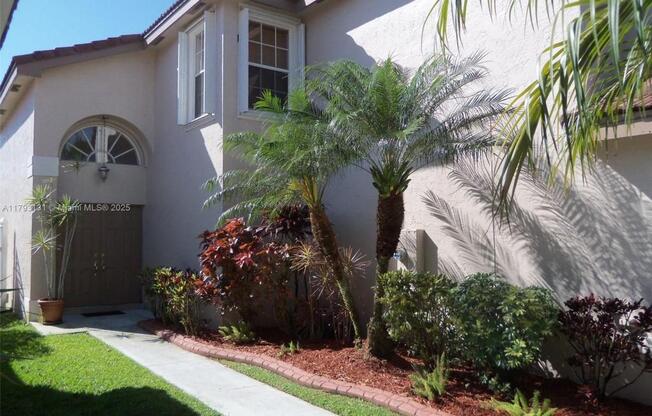 17768 SW 28 CT