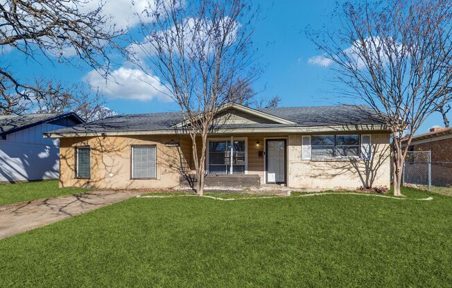 Spacious 4 Bed, 2 Bath Single-Story Gem in Dallas' Pleasant Grove – Move-In Ready and Available Now!