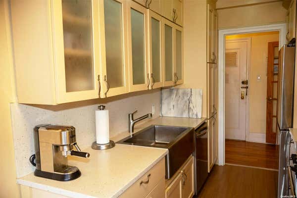 1 bed, 1 bath, 850 sqft, $2,100, Unit 7D