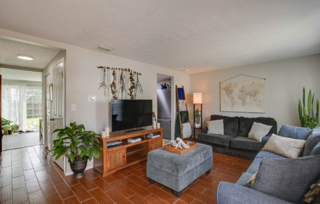 4635 GLANMIRE DR
