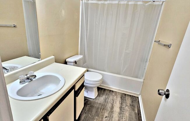 2 beds, 2 baths, 935 sqft, $850, Unit Apt 106