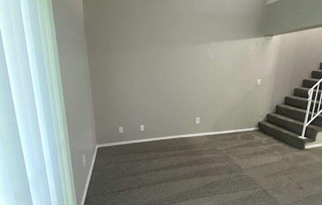2 beds, 1 bath, 1,105 sqft, $875, Unit 2703-304