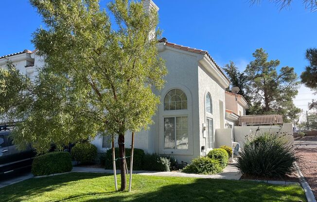 3 Bed Townhome For Rent in Henderson!