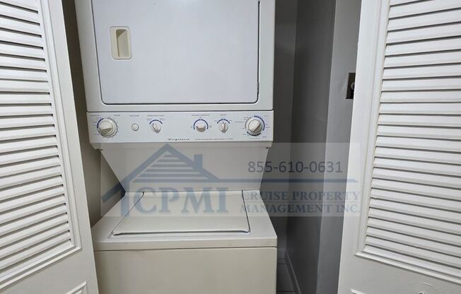 2 beds, 1 bath, 896 sqft, $2,250, Unit C403