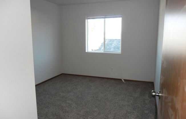 3 beds, 2 baths, $1,400, Unit FAP - BLDG B - 301-B