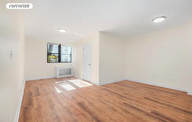 1 bed, 1 bath, 750 sqft, $2,400, Unit 1F