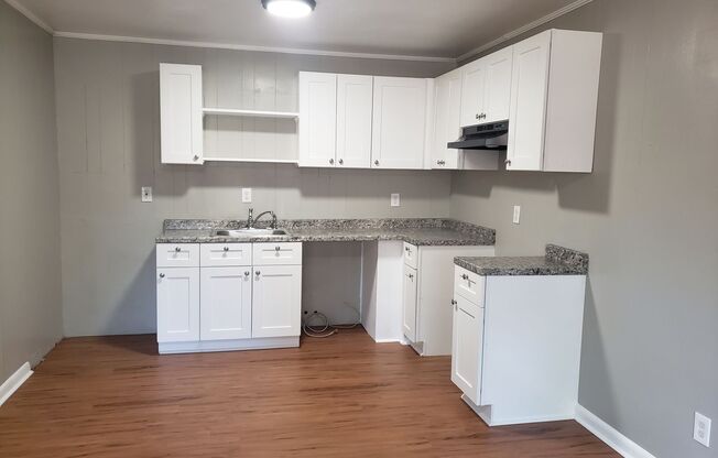 2 beds, 1 bath, 900 sqft, $1,140, Unit A