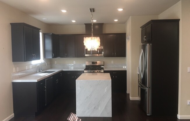 Gorgeous Townhouse - Built 2017 Southwest Central Reno on Cul-de-Sac