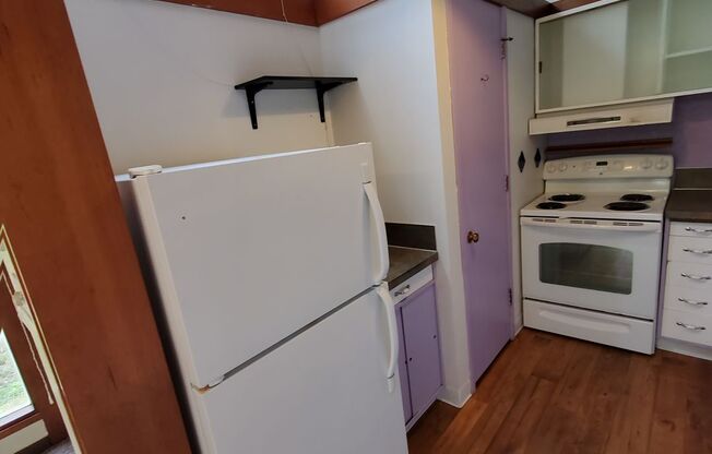 Cozy 2 Bed : 1Bath House Close to Schools