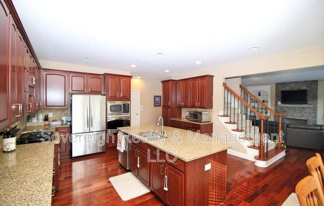 2217 CHASEFORD LN