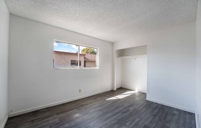 3 beds, 2 baths, 1,200 sqft, $1,050, Unit 5317 Unit D