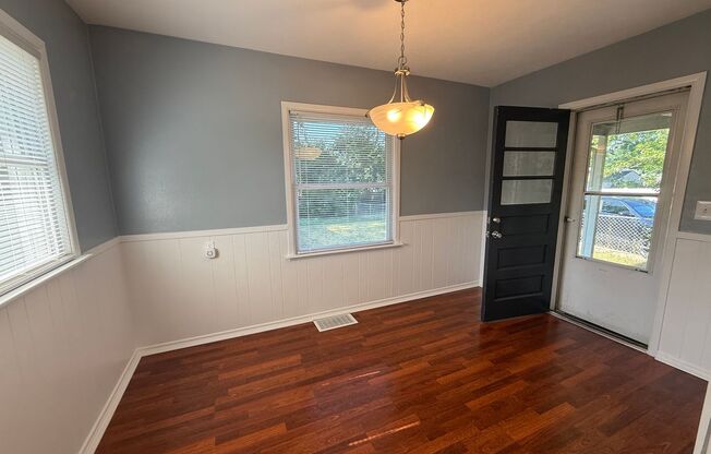 Beautifully Updated 2 Bed, 1 Bath Home for Rent – Great Location Near US-131