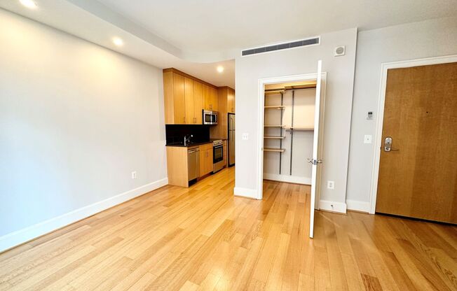 Studio, 1 bath, $2,000, Unit 326