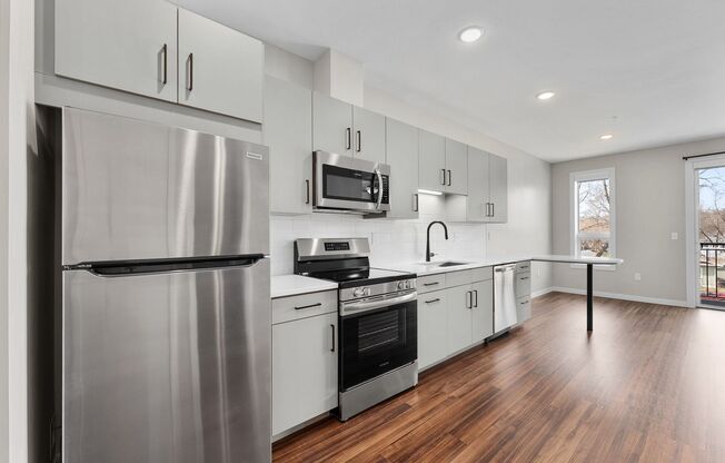 1 bed, 1 bath, 705 sqft, $1,350, Unit 518