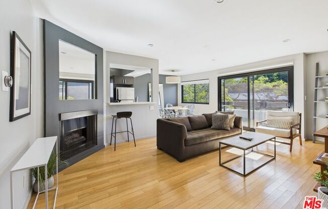 1 bed, 1 bath, 798 sqft, $4,100, Unit 205A
