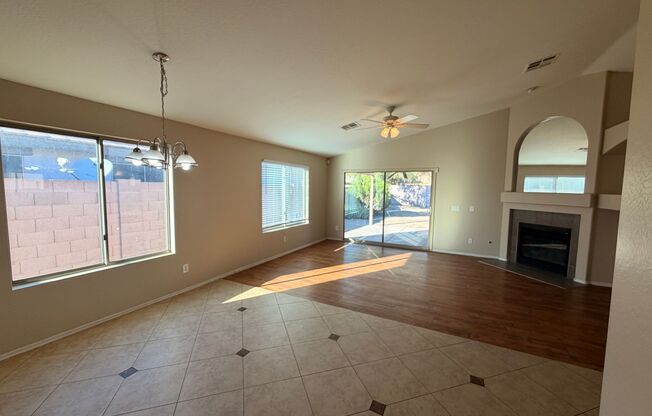 Gorgeous 3Bdm 2Ba Goodyear Home on a Cul-de-sac! *NO Carpets*