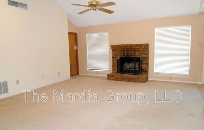 1321 CHICOTA DR