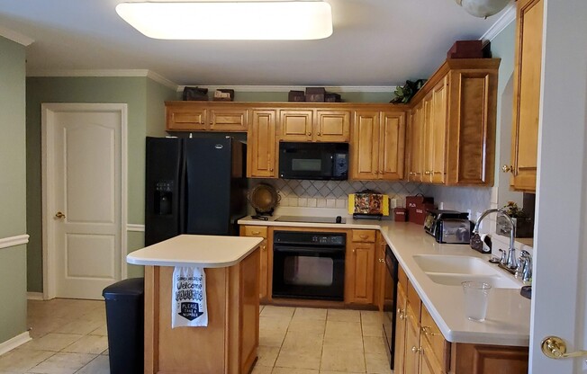 3 beds, 2 baths, $1,500