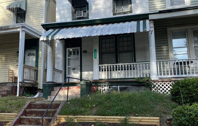 1244 Parkwood Ave.
