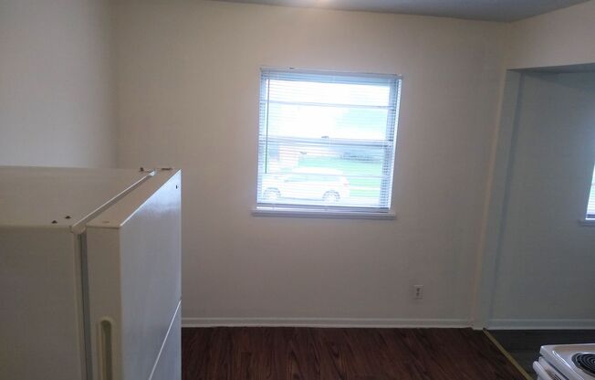 2 beds, 1 bath, 675 sqft, $675, Unit 440 Arter-Unit 11