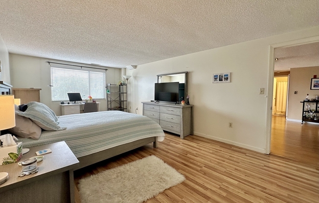 2 beds, 2 baths, 1,140 sqft, $3,100, Unit 505