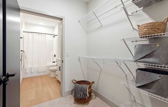 1 bed, 1 bath, 703 sqft, $2,035, Unit 331
