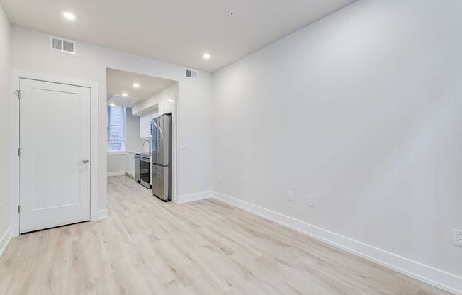 1 bed, 1 bath, 710 sqft, $1,710, Unit B202