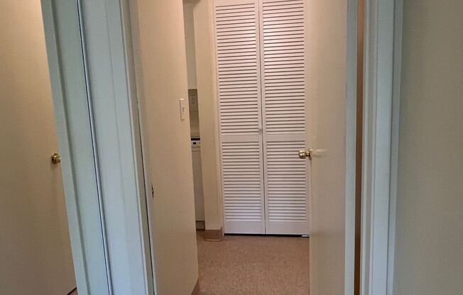 1 bed, 1 bath, $1,295, Unit 19