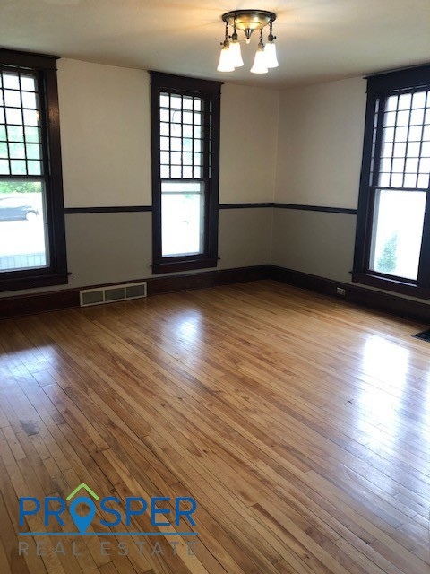 4 beds, 1.5 baths, 2,452 sqft, $1,950, Unit 1